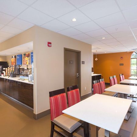 Baymont By Wyndham Bonita Springs Hotel Bagian luar foto