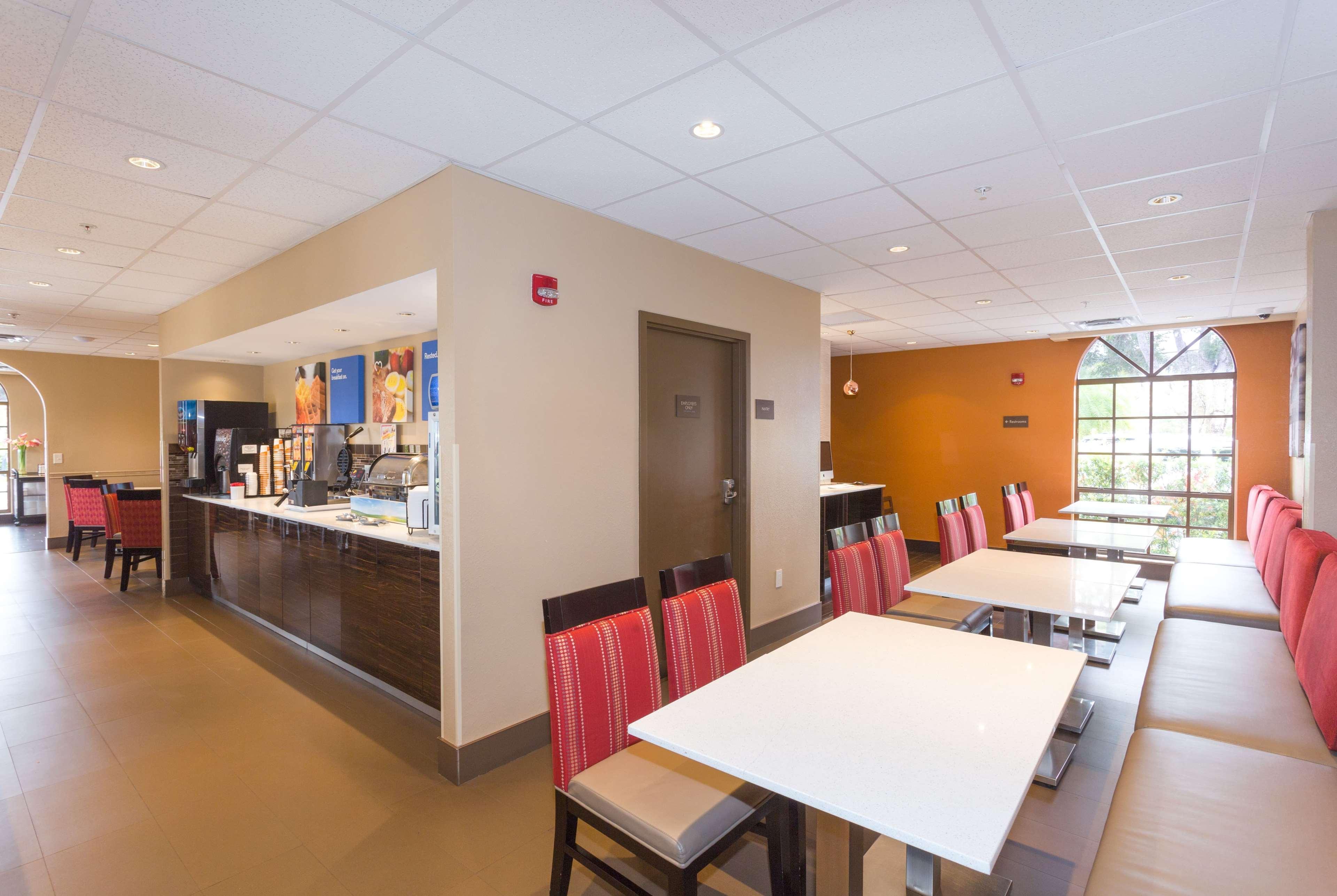 Baymont By Wyndham Bonita Springs Hotel Bagian luar foto