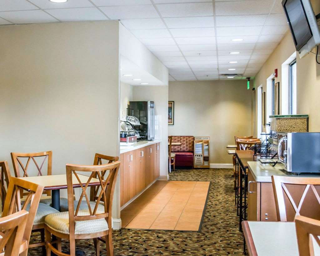 Baymont By Wyndham Bonita Springs Hotel Restoran foto