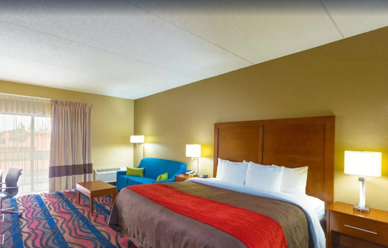 Baymont By Wyndham Bonita Springs Hotel Bagian luar foto